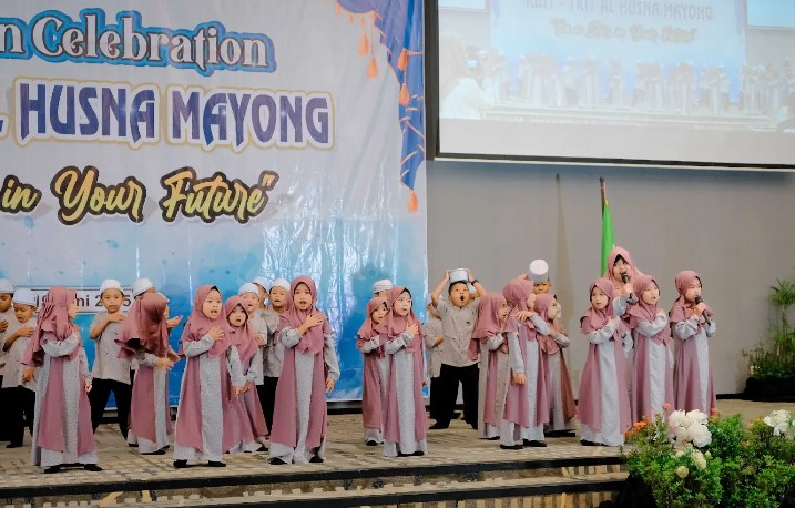 Performa Para Wisudawan